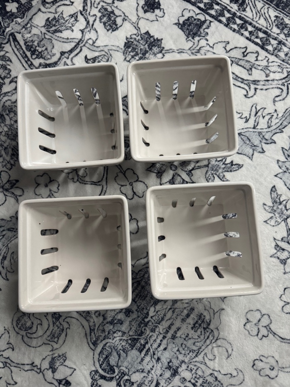 Ceramic Square Berry Bowls - Set of 4, Light Gray - Picture 2 of 3